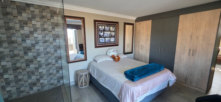 5 Bedroom Property for Sale in Island View Western Cape